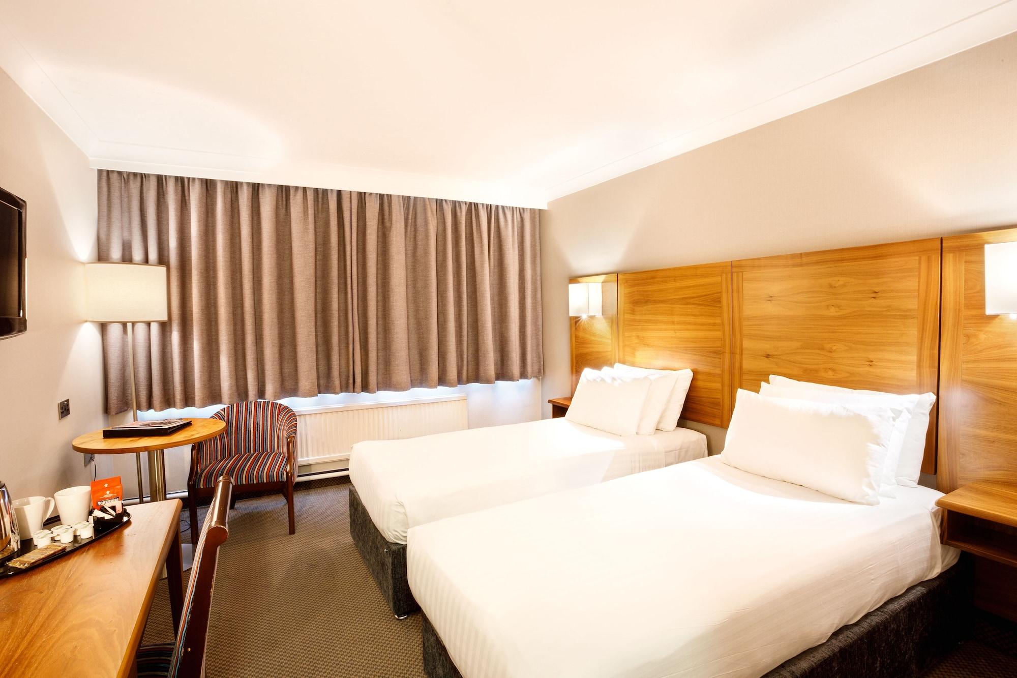 Cedar Court Hotel Huddersfield Extérieur photo