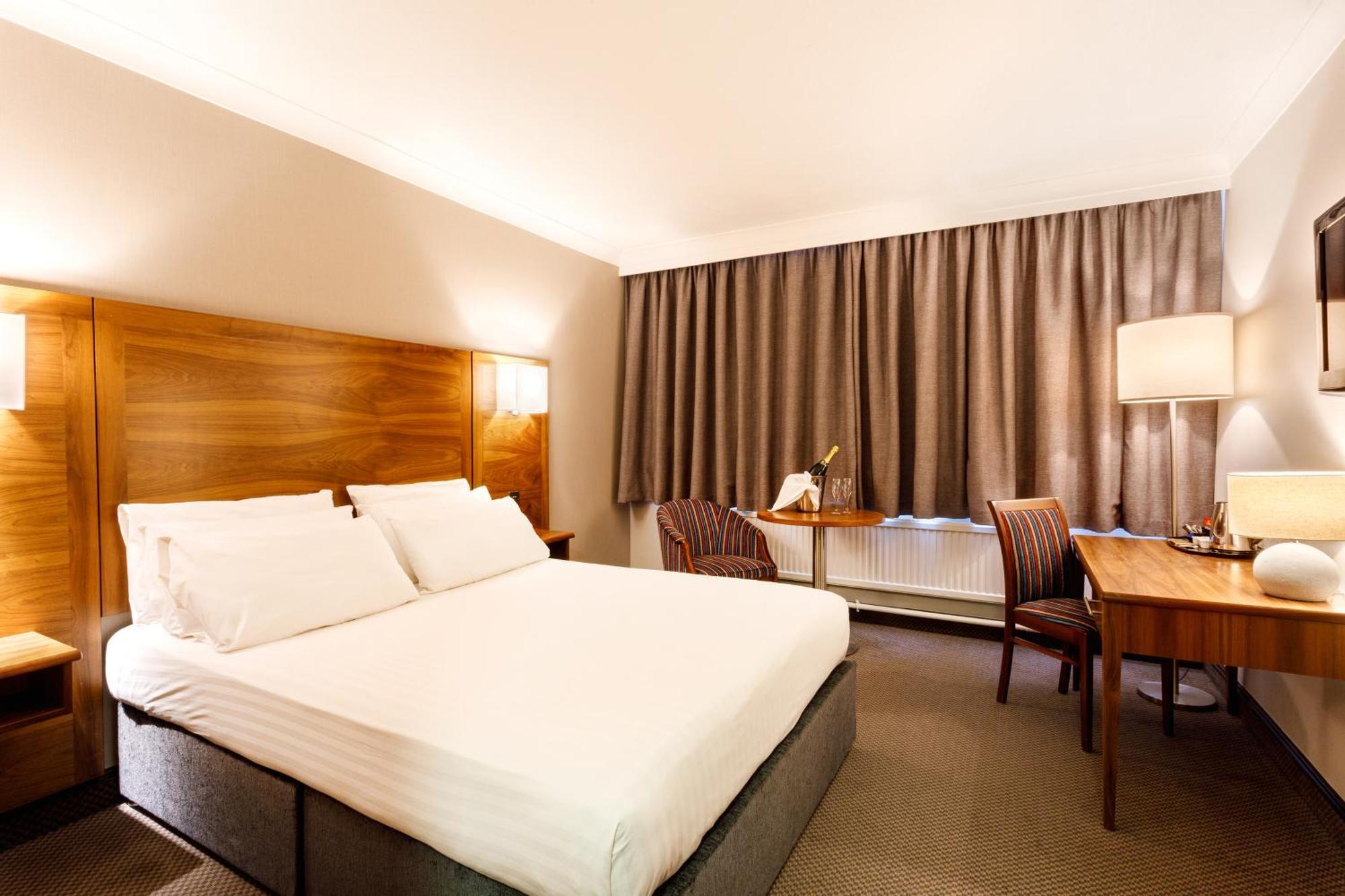 Cedar Court Hotel Huddersfield Extérieur photo